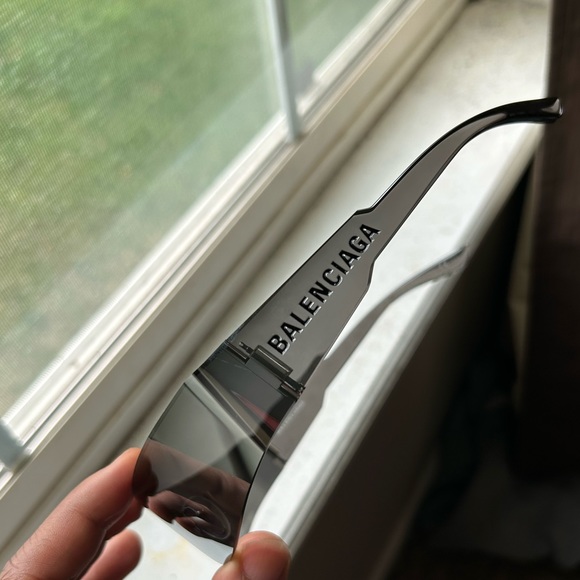 Balenciaga Sunglasses - Picture 4 of 4